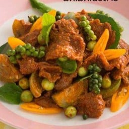 ผัดเผ็ดเนื้อ