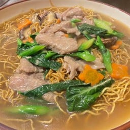 ราดหน้าเนื้อฮ่องเต้เส้นกรอบ