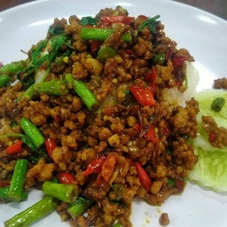 กระเพราหมูสับ