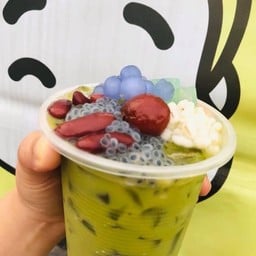 น้ำเต้าหู้ชาเขียวเย็นทรงเครื่อง