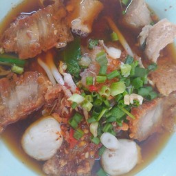 บะหมี่ต้มยำหมูกรอบเด็ดมากๆๆๆๆเมนูนี้ขายดีสุดๆ