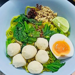 เกี๊ยว ลูกชิ้นหมู