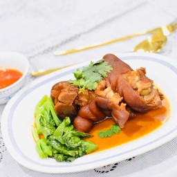 ข้าวไก่อบขาหมูตลาดรถไฟ(เจ้าเก่า)