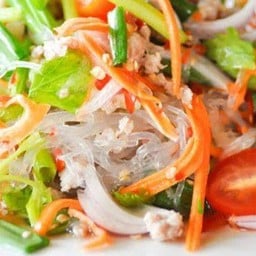 ยำวุ้นเส้นหมูสับ