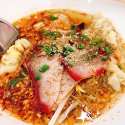 บะหมี่เกี๊ยวต้มยำหมูแดง
