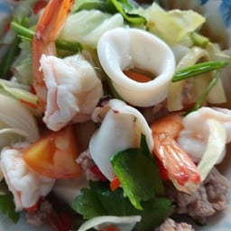 ยําวุ้นเส้น กุ้งปลาหมึกหมูสับ