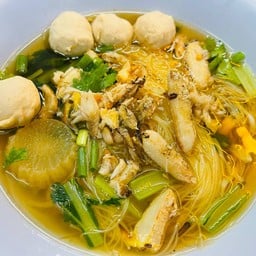บะหมี่ เกี๊ยว ปู-ลูกชิ้น