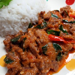 ข้าวเเพนงเนื้อ