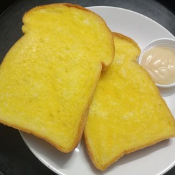 ปังปิ้งโทส เนยนมเยิ้ม