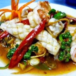 ผัดฉ่า กุ้งหมึก