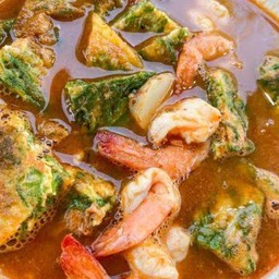 แกงส้มชะอมกุ้ง เป็นกับข้าว