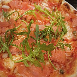 PIZ.SALMONE