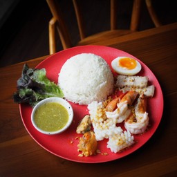 ข้าวพริกเกลือเมืองจันทร์