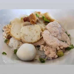 เส้นใหญ่