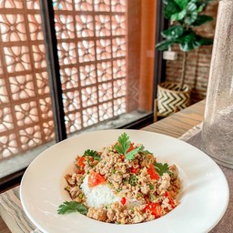 ข้่าวหมูสับคั่วพริกเกลือไข่แดงเค็ม