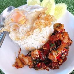 ข้าวกระเพราหมูกรอบ