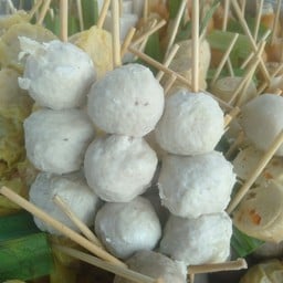 ร้านลุงทรัพย์ลูกชิ้นนึ่งไข่นกกระทา