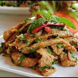 น้ำตกคอหมูย่าง