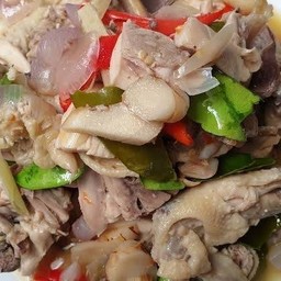 ไก่ลวนปลาร้า