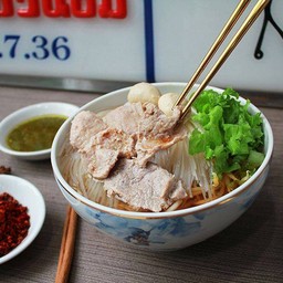 กต หมูสด ลูกชิ้น