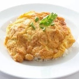 ไข่เจียวกุ้งสับราดข้าว