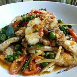 เนื้อปลาผัดฉ่า (กับข้าว)