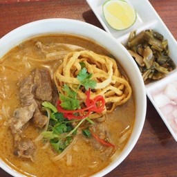 ข้าวซอยเนื้อตุ๋น