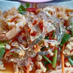 ยำเส้นแก้ว ไก่ยอ