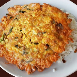 ข้าวราดผัดกะเพราหมูสับไข่เจียวจับรวม