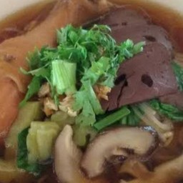 ลุงพงษ์ ก๋วยเตี๋ยวไก่มะระ ศูนย์อาหารราชฏัฏบุรีรัมย์