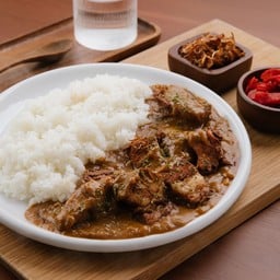 ข้าวแกงกะหรี่หมูตุ๋น