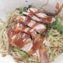 อำนวยโชคบะหมี่เกี๊ยวหมูแดง-หมูกรอบ(เส้นทำเอง)สาขาหน้าหมู่บ้านพรจิรา
