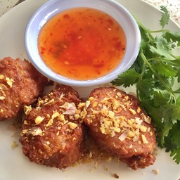 หมูกระเทียมทอด(3ชิ้น)