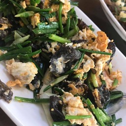 เห็ดหูหนูผัดไข่ 黑木耳炒蛋