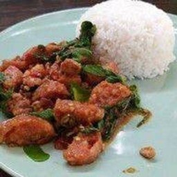 กระเพราแหนม