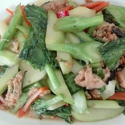 คะน้าปลาเค็มเจ