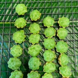 ขนมครกใบเตย ตลาดแพไม้