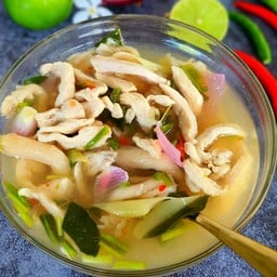 ต้มยำเนื้อไก่น้ำใส
