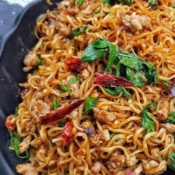 กะเพรามาม่า ต้องเบิ้ล