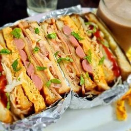 แซนวิชรวมหน้า 3 ชั้น