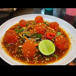 ยําไข่แดงเค็ม