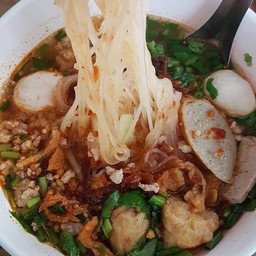 ก๋วยเตี๋ยวหมูต้มยำมะนาวสด(พิเศษ)+โค้กใส่น้ำแข็ง