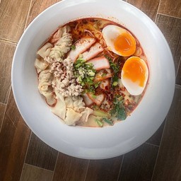 บะหมี่เกี๊ยวต้มยำ+ไข่หวาน