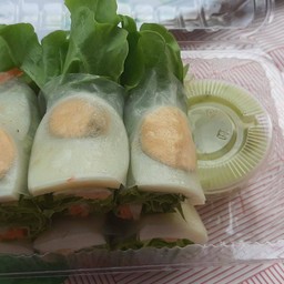 สลัดโรลไข่ น้ำจิ้มซีฟู๊ด