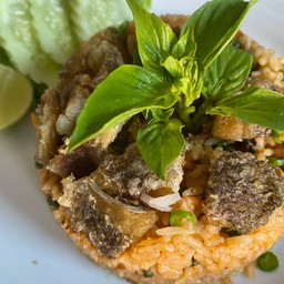 ข้าวผัดป่า ปลาสลิด.