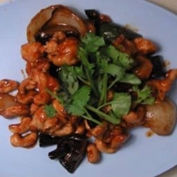 ไก่ผัดเม็ดมะม่วง