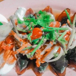 ยำไข่เยี่ยวม้า