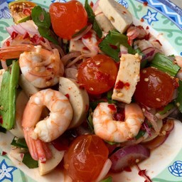 ยำหมูยอ กุ้งสุก ไข่แดง ปลาร้า