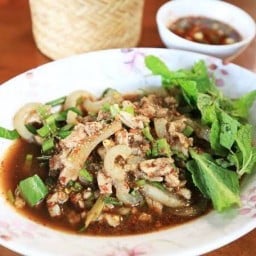 ครัวลูกสาว ลาบ ต้ม (ดอนยูง)