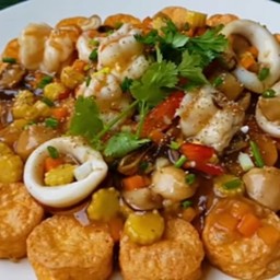 เต้าหู้ไข่ทรงเครื่องทะเล